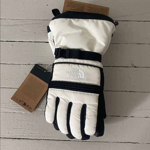 The North Face Women’s Black and White Montana Ski Gloves - Picture 8 of 8